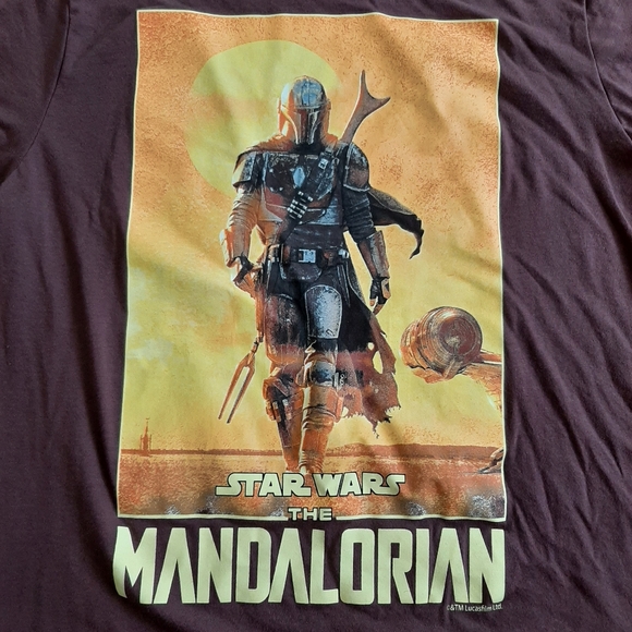 Star Wars Old Navy T-Shirt Large The Mandalorian EUC - Picture 2 of 4